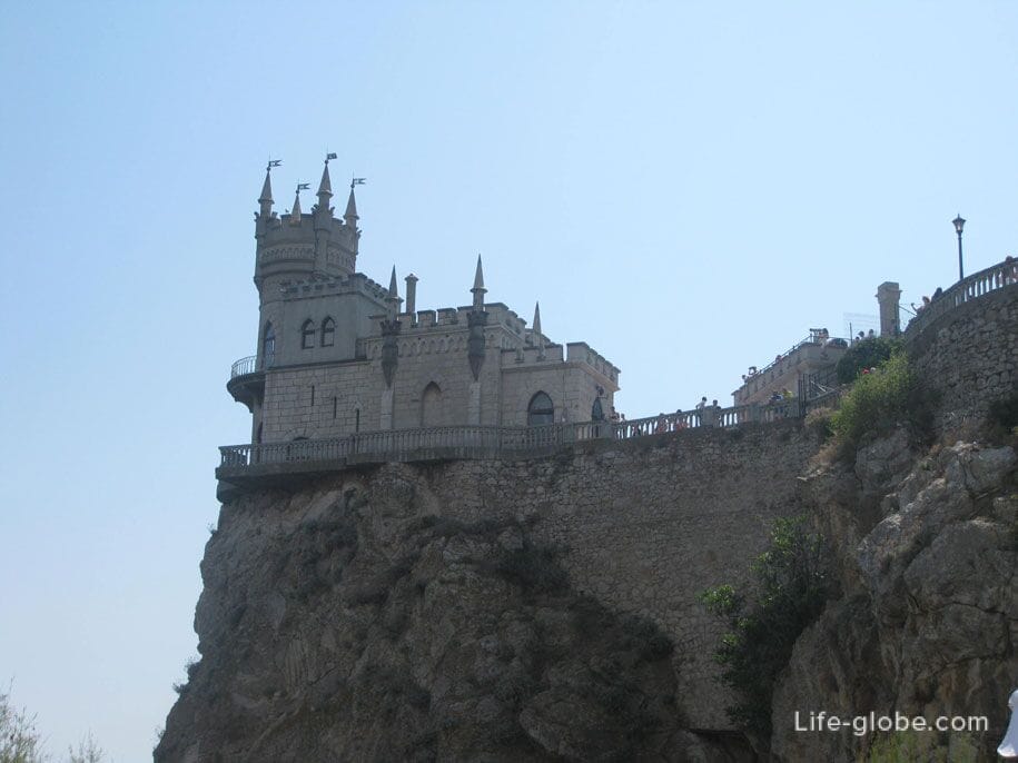 Достопримечательности Крыма - Дворец-замок Ласточкино гнездо