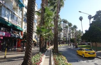Atatürk Boulevard, Antalya (Ishiklar, Atatürk Caddesi) - die schönste straße der stadt: spazierengehen, einkaufen, essen, palmen, blumen und retro-straßenbahn