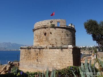 Башня Хыдырлык, Анталья (Hıdırlık Kulesi) - история и смотровая в старом городе
