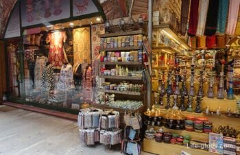 Базар Араста в Стамбуле (Arasta Bazaar, Arasta Çarşısı) - исторический небольшой рынок