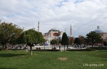 Sultanahmet, Istanbul: square and district - the main ensemble of the city