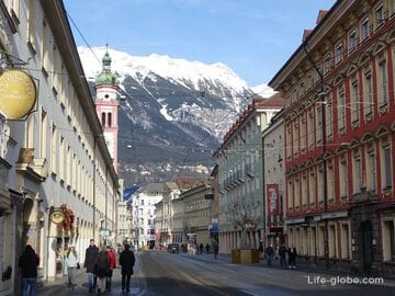 Street of Maria Theresa in Innsbruck (Maria-Theresien-Straße)