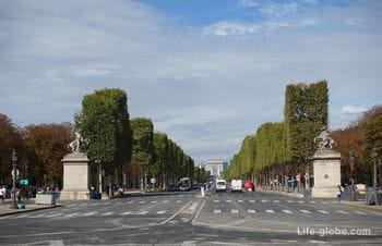 Елисейские Поля и сады Елисейских полей с Елисейским дворцом, Париж (Champs-Elysees)