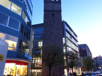 Львиная башня в Мюнхене (Löwenturm)