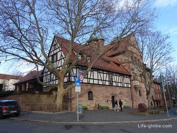 Tucher Castle in Nuremberg (Tucherschloss) - museum and castle garden