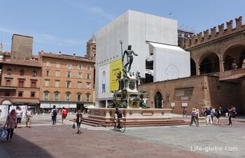 Nettuno square in Bologna (Piazza del Nettuno) - most elegant square of the city (fountain of Nettuno)
