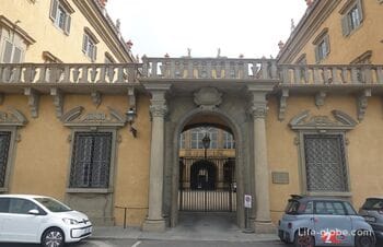 Palace of Corsini, Florence (Palazzo Corsini), with halls, frescoes, sculptures and a terrace