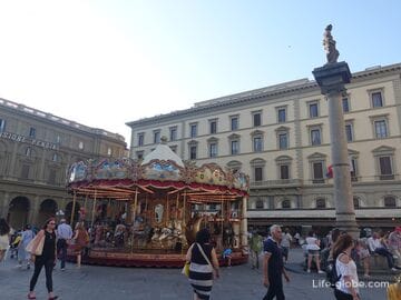 Площадь Республики, Флоренция (Пьяцца делла Репубблика, Piazza della Repubblica), с каруселью, аркой, колонной Изобилия и Рыбной лоджией