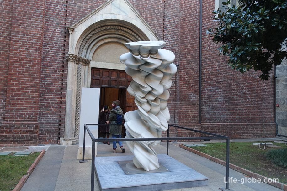 Скульптура Парадокс, Милан