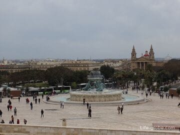 The Triton Fountain, Valletta (Il-Funtana tat-Tritoni)
