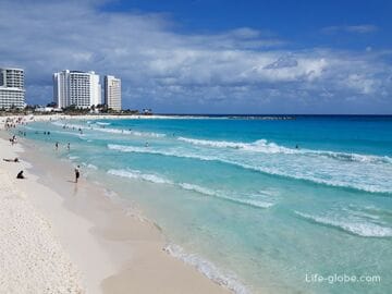 The beaches of Gaviota Azul and the Forum in Cancun (Playa Gaviota Azul, Playa Forum)