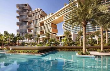 Отель Atlantis The Royal Dubai: 5 звезд, пляж, видовый бассейн, шоу фонтана