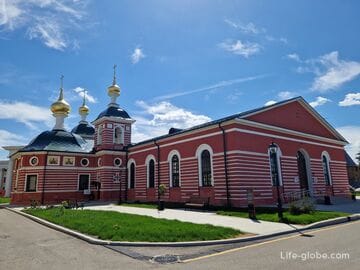 Манеж с Никольской церковью в кремле Нижнего Новгорода