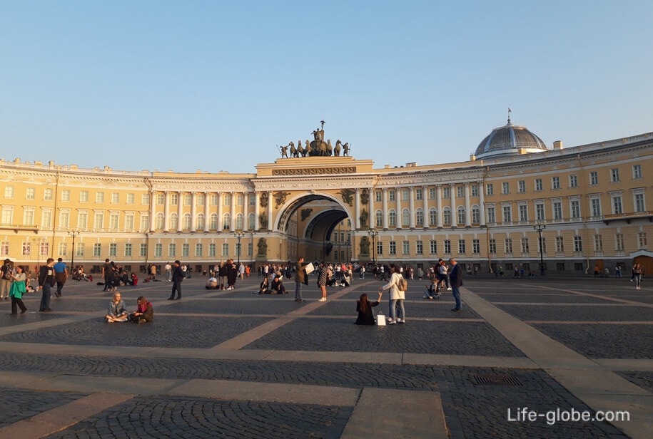 арка напротив дворцовой площади