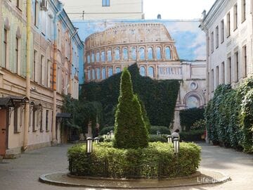 Итальянский дворик в Санкт-Петербурге