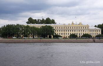 Итальянский дворец в Кронштадте (дворец Меншикова) с музеем А.С. Попова