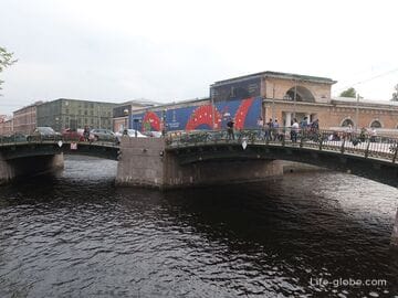 Три моста в Санкт-Петербурге: Мало-Конюшенный, Театральный и Ложный - Трёхмостье города (Тройной мост через Мойку и канал Грибоедова)