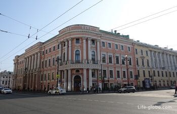 Дом-дворец Елисеевых (Чичерина) в Петербурге: музей Елисеевых и отель