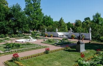 Колонистский парк в Петергофе: Ольгин пруд, острова с павильонами, собор и отель