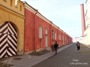 Васильевская куртина и Васильевские ворота Петропавловской крепости, Санкт-Петербург