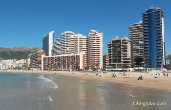 Beach Arenal-Bol (Playa Del Arenal-Bol) is the Central beach of Calpe, Spain