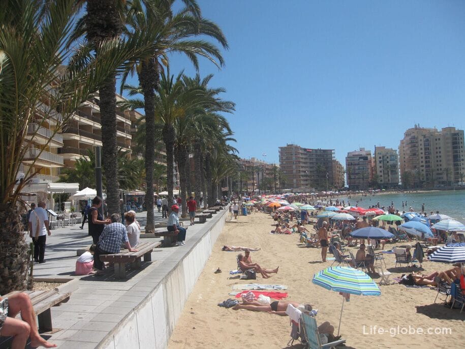 Promenade and beach Del Cura, Torrevieja