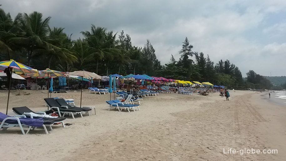 The central part of Kamala beach