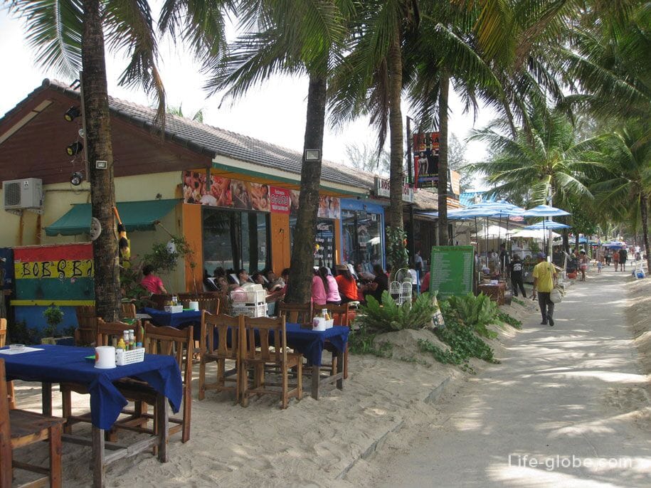 The central part of the promenade of Kamala Beach