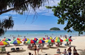 Kata Strand, Phuket (Kata Beach) - beliebt und familienfreundlich