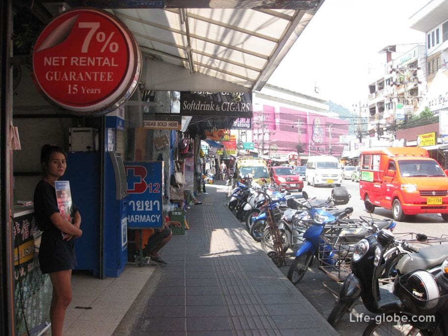 Улица Thanon Ratuthit Songroipi Rd, Патонг, Таиланд