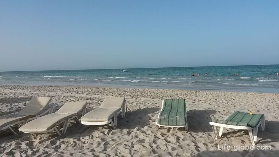 Пляж у отеля Джерба Плаза, Тунис