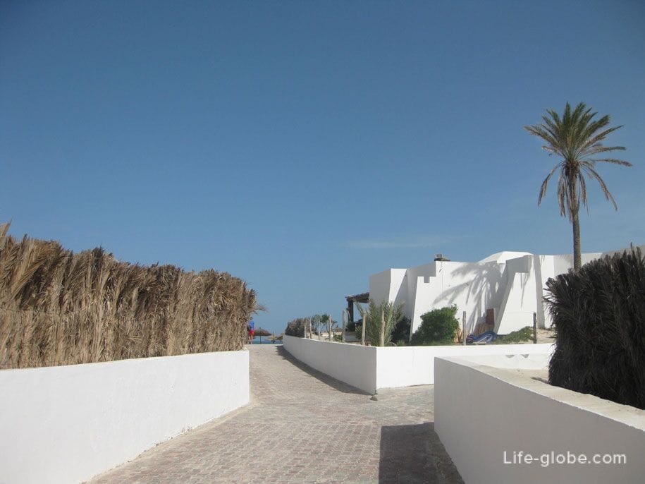 Дорога к морю, отель Джерба Плаза, Тунис
