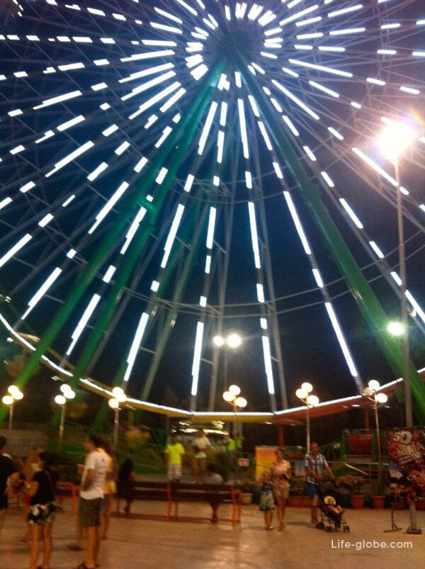 ferris wheel in Ayia Napa amusement park