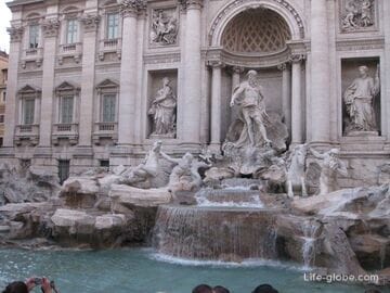 Trevi fountain, Italy - the most famous and largest fountain in Rome