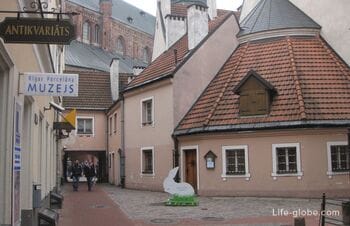 Cozy courtyards of old Riga - Konventa and Jan Seth