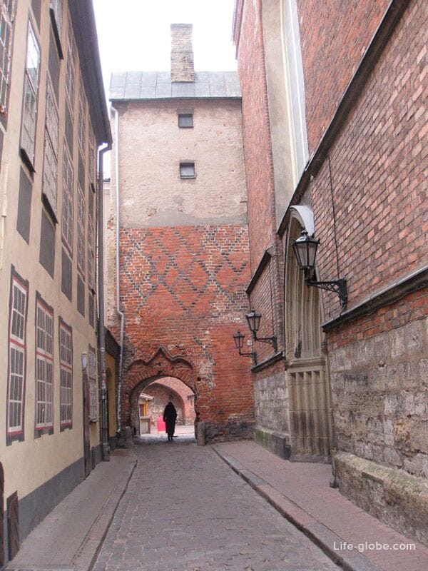 one of the entrances to the yard of Jan set, Riga, Latvia