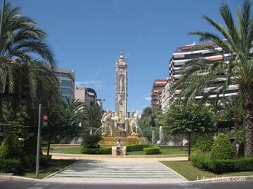 The most beautiful street of Alicante, consisting of three avenues