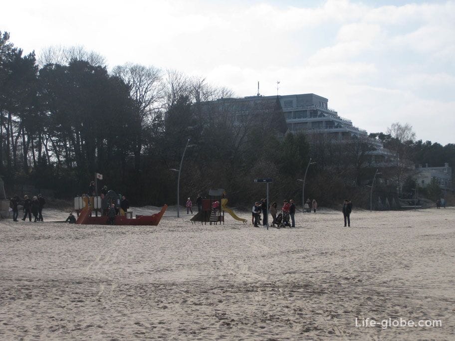 playgrounds on the beaches of Jurmala