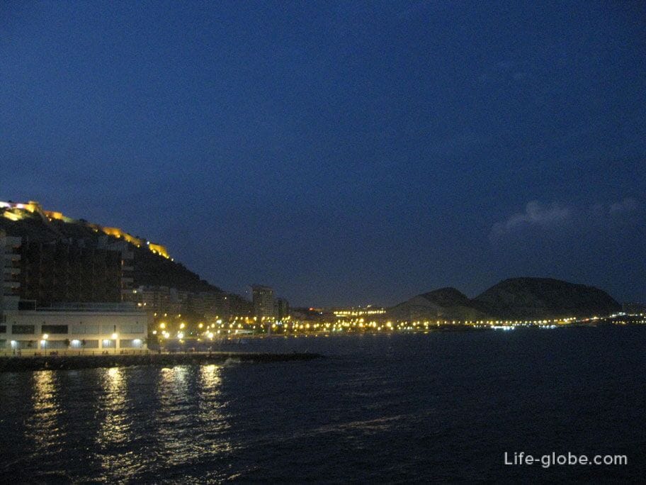 lights of the evening of alicante