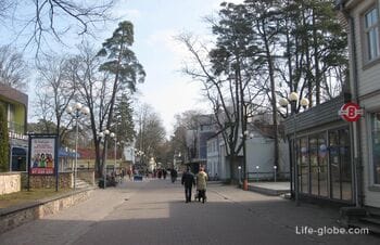One day in Jurmala, Majori: Jomas street, Dzintari hall, beaches, photos