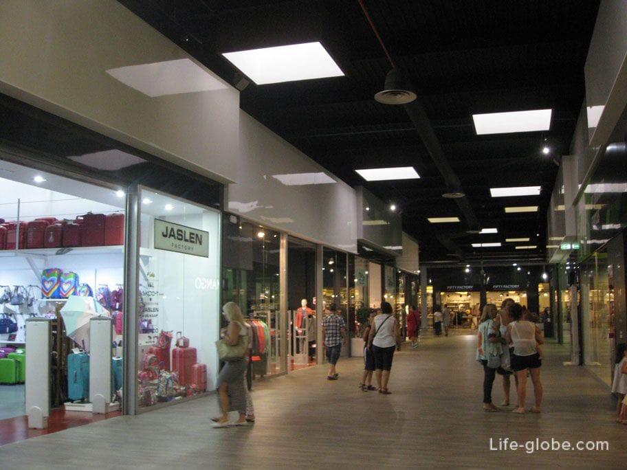 shops in the outlet center