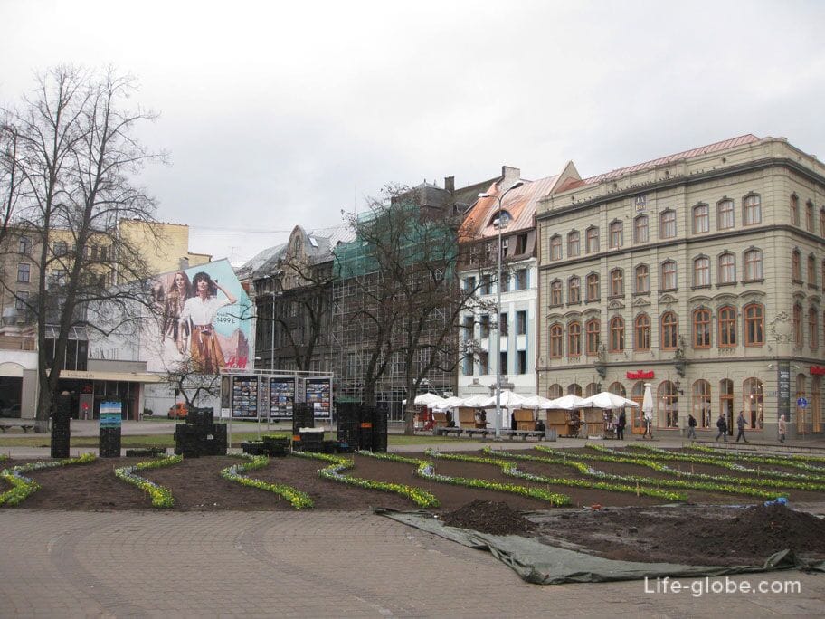 Livov Square, old town, Riga