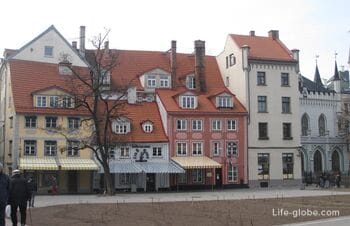 Livs Square in Riga: Cat's House, Big and Small Guilds, Riga Russian Theater