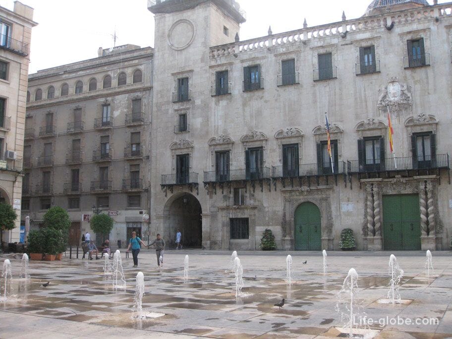 City Hall Square and City Hall, Alicante
