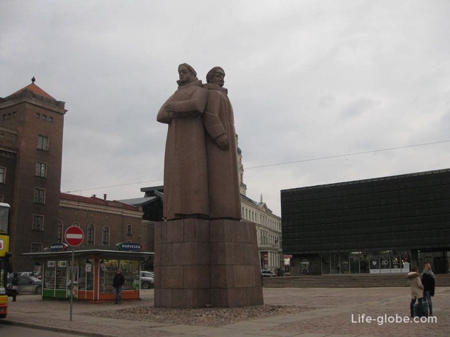 monument to Latvian shooters in Riga
