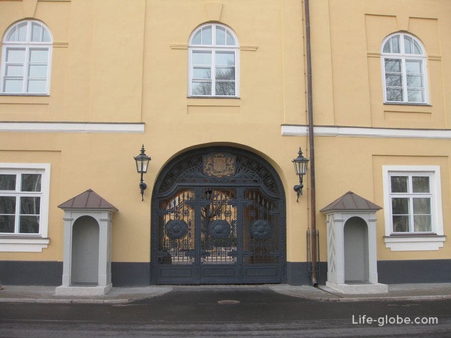 the main gate of the Riga Castle