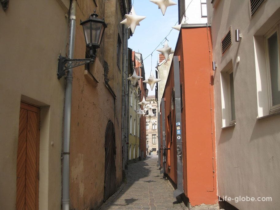 Rosena is the narrowest street in the old town of Riga