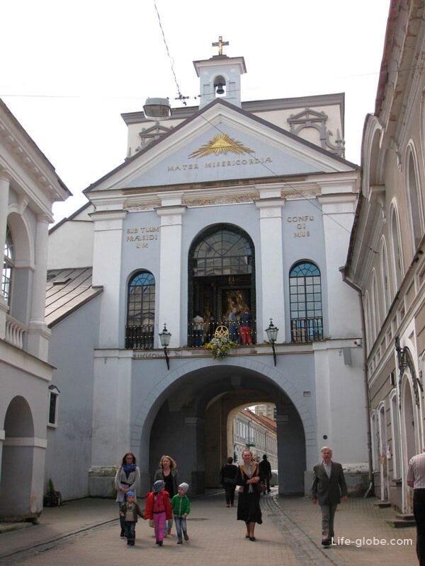 Aushros Gate with a chapel - Vilnius Old Town
