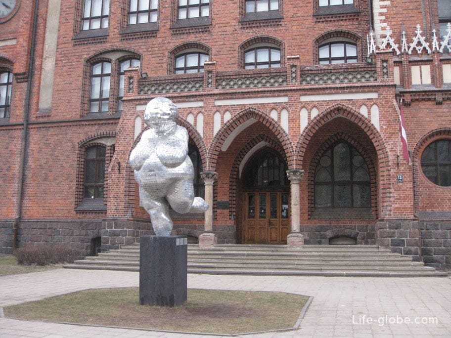sculpture near the Academy of Arts in Riga